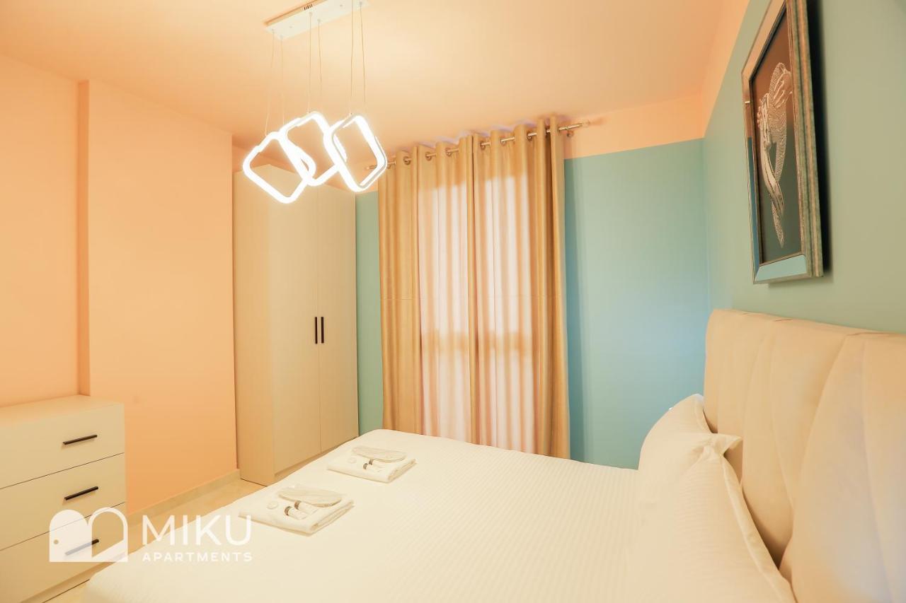 Miku Apartment - Glamorous 1Bedroom Apartment At Olympic Residence ティラナ エクステリア 写真