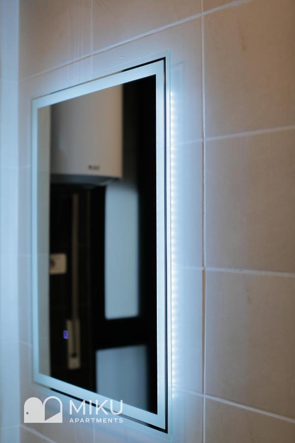 Miku Apartment - Glamorous 1Bedroom Apartment At Olympic Residence ティラナ エクステリア 写真