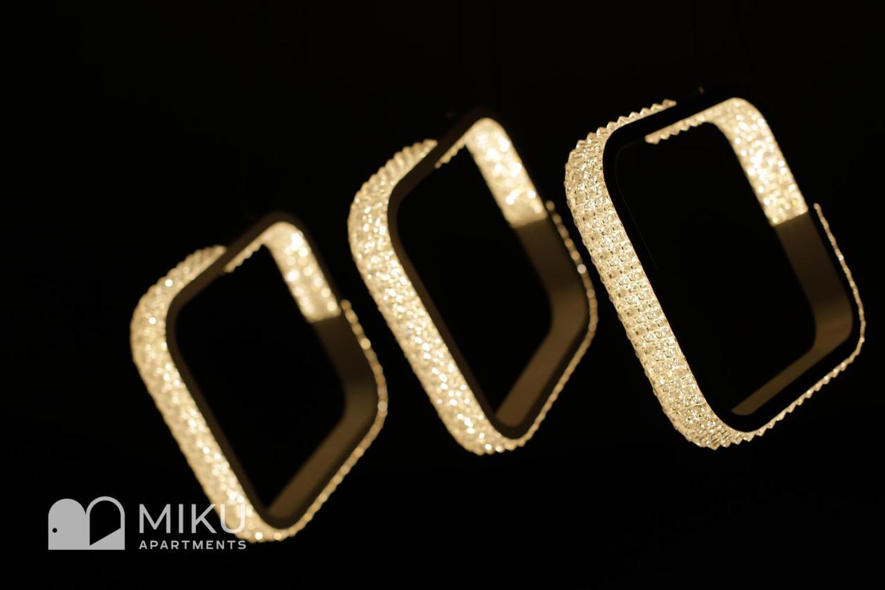 Miku Apartment - Glamorous 1Bedroom Apartment At Olympic Residence ティラナ エクステリア 写真