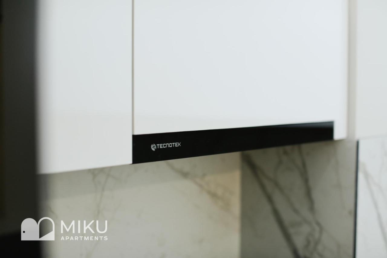 Miku Apartment - Glamorous 1Bedroom Apartment At Olympic Residence ティラナ エクステリア 写真