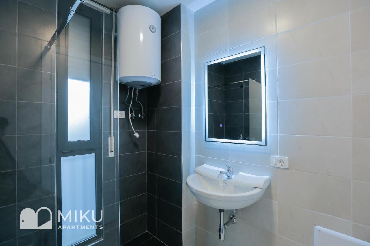 Miku Apartment - Glamorous 1Bedroom Apartment At Olympic Residence ティラナ エクステリア 写真