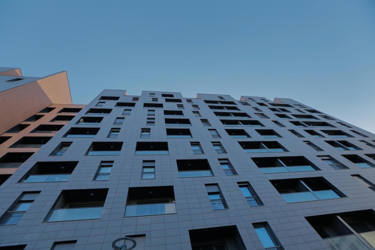 Miku Apartment - Glamorous 1Bedroom Apartment At Olympic Residence ティラナ エクステリア 写真